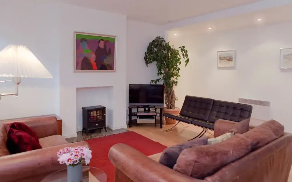 Causewayside Apartment - The Edinburgh Address