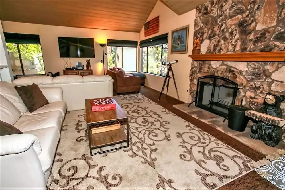 Crazy Bear Lookout-1778 by Big Bear Vacations