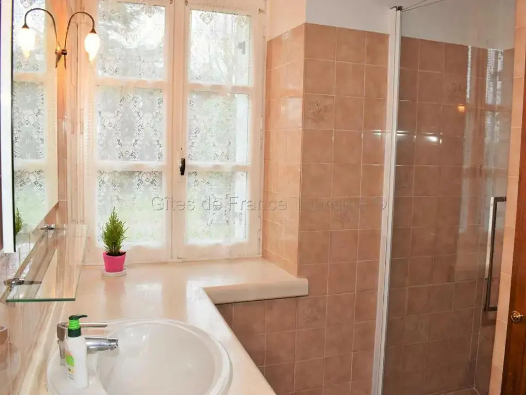 Maison de caractère avec jardin, climatisation et vélos près dAmboise - FR-1-381-357