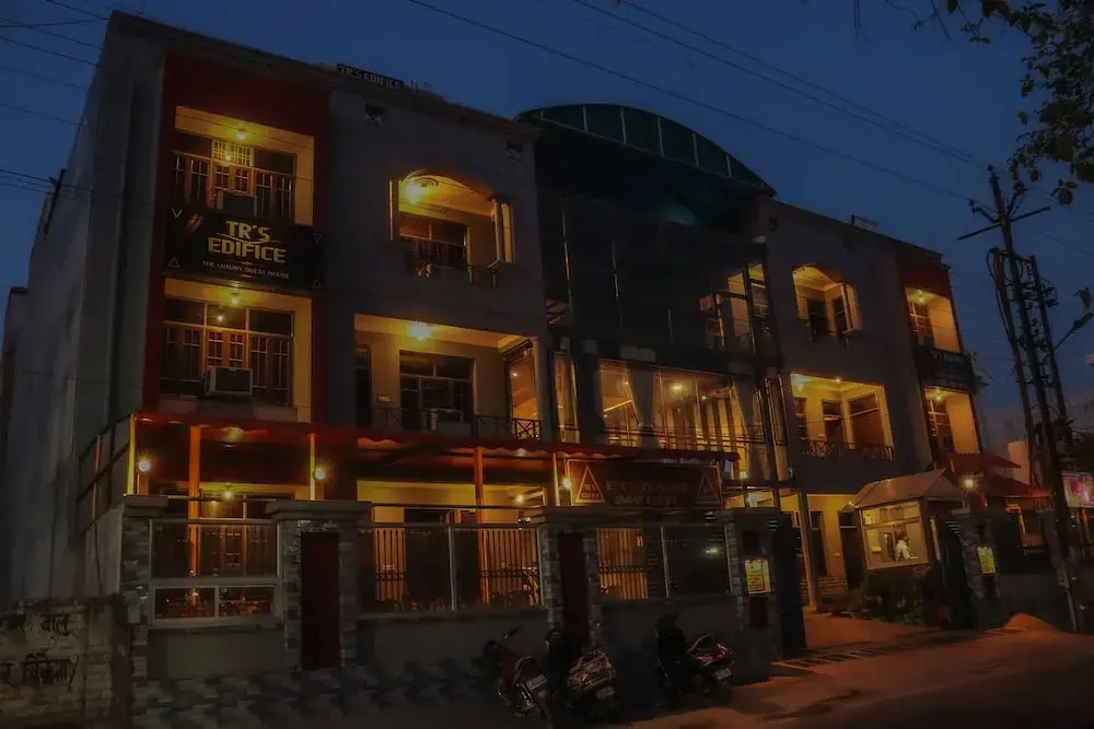 TR'S Edifice - A Luxury Guest House