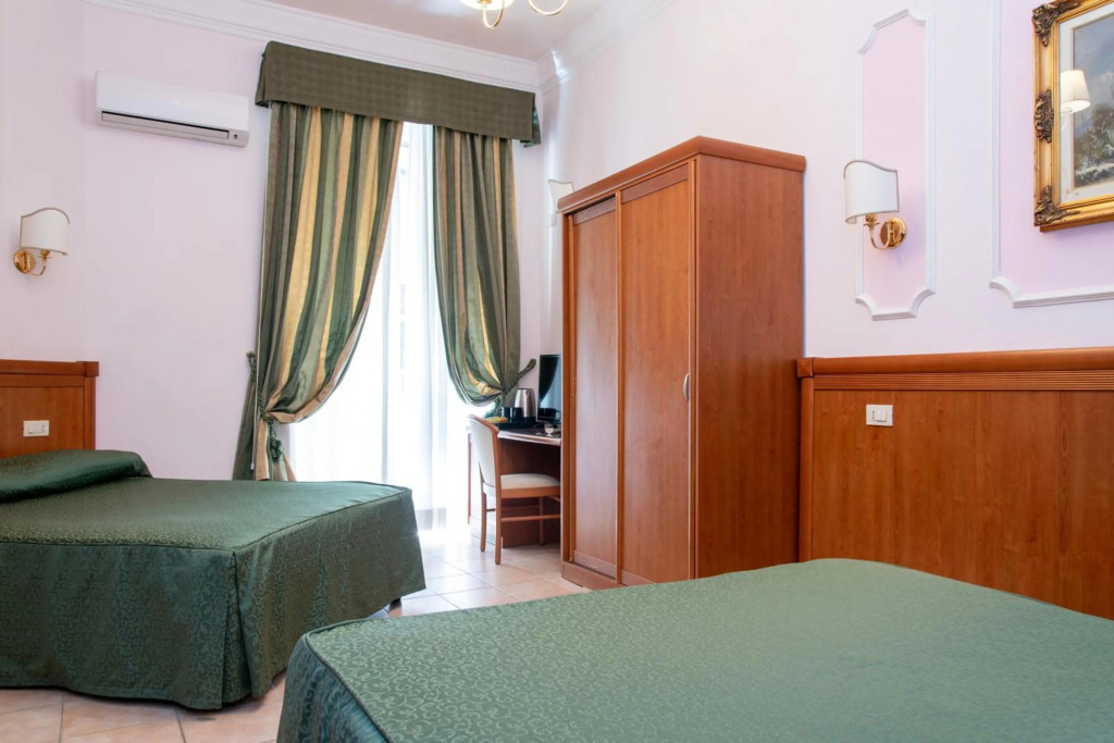 Hotel Philia