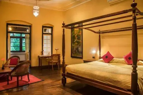 Old Harbour Hotel