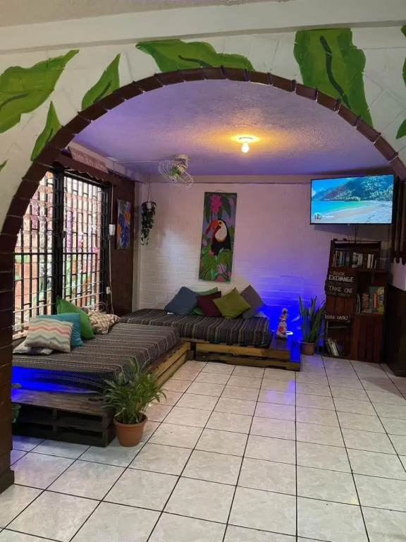 Pool House Hostel