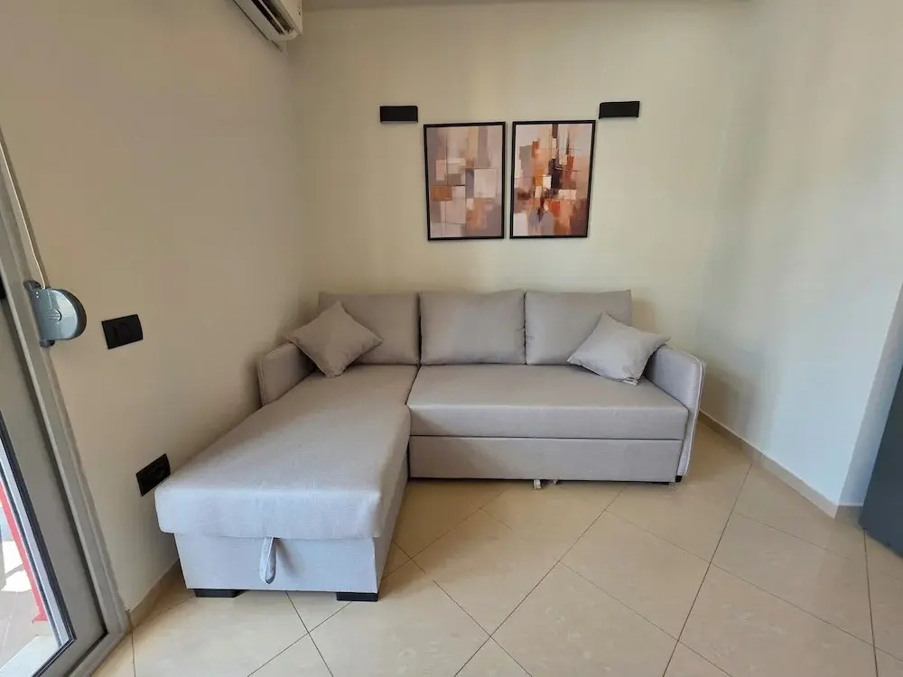 Thomas K Veranda Apartment