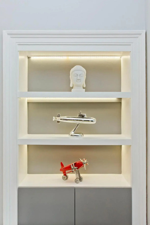 Ultra Modern, West End Village, Refurbished basement appt