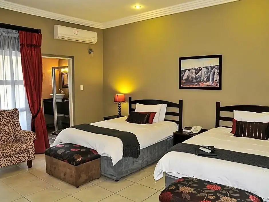 2Ten Hotel