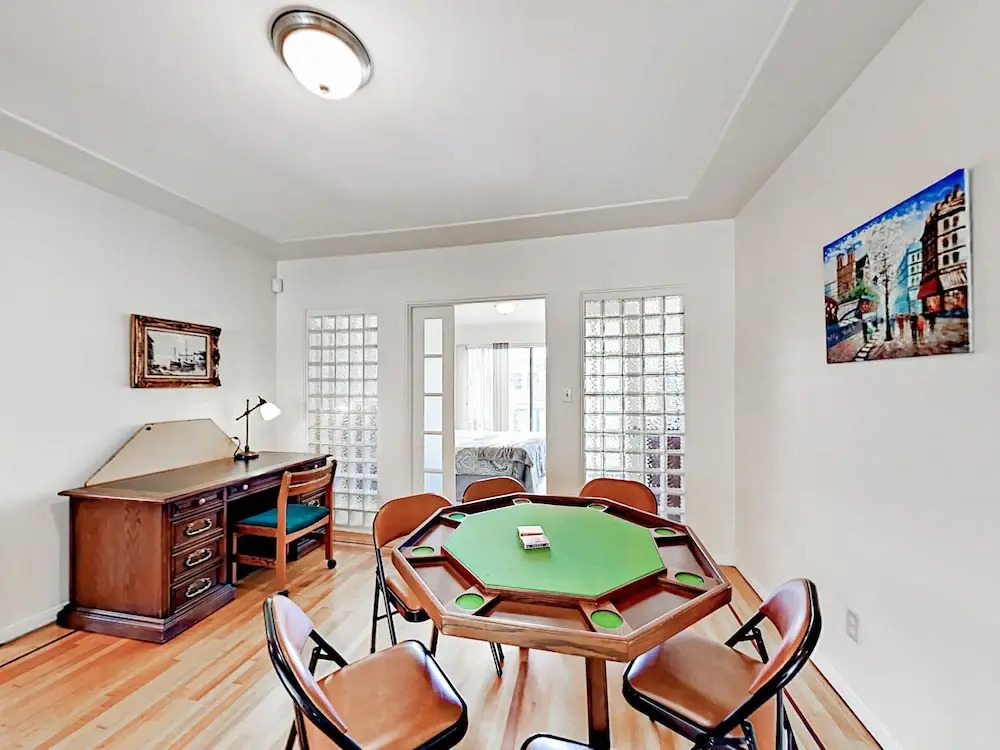 Little Italy Bungalow 3 Bedrooms 1.5 Bathroom Home