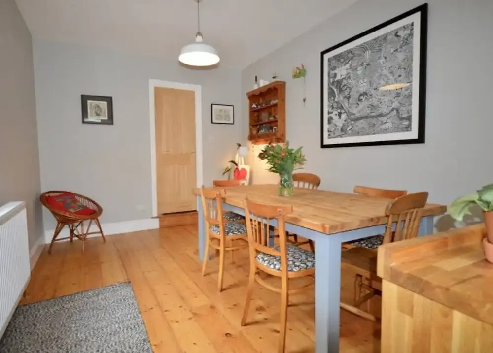 Charming Victorian 3 Bedroom House With Large Garden