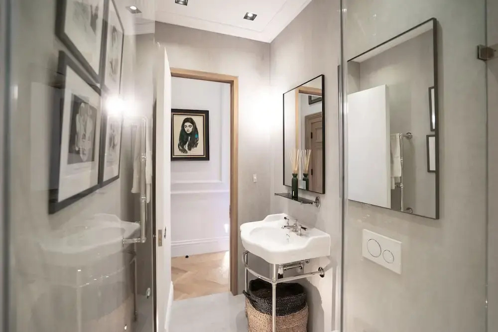 Cadogan Square - 2 Bedroom Apartment V