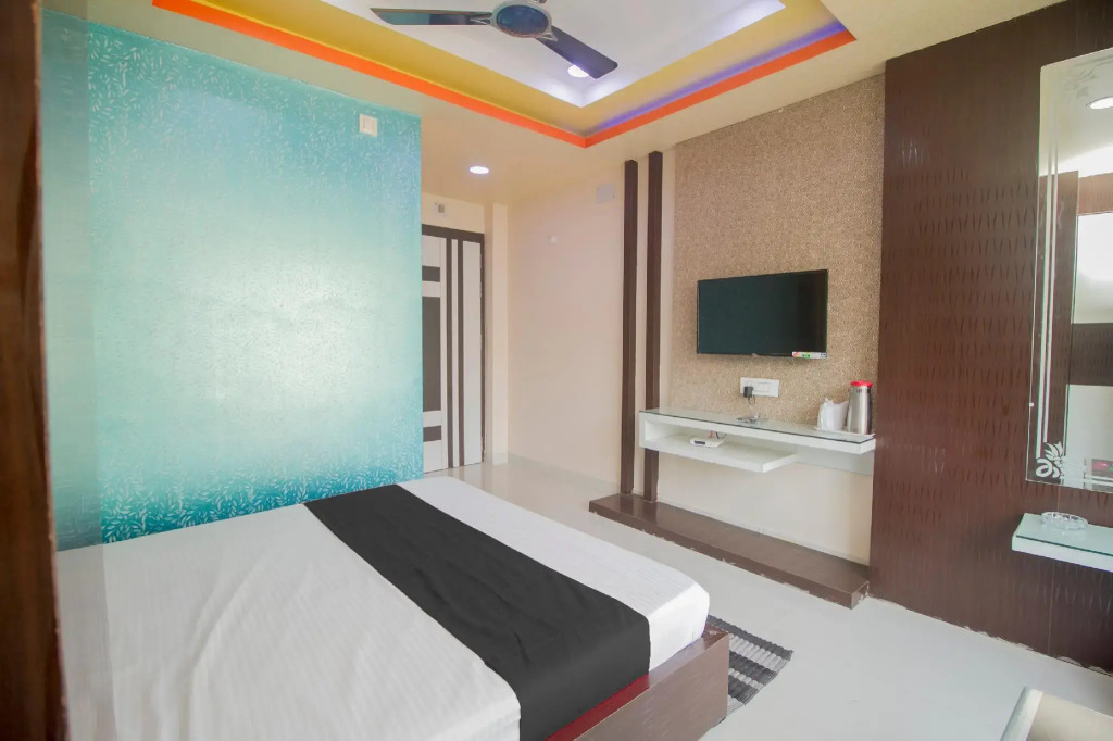 Hotel Stay In by OYO Rooms