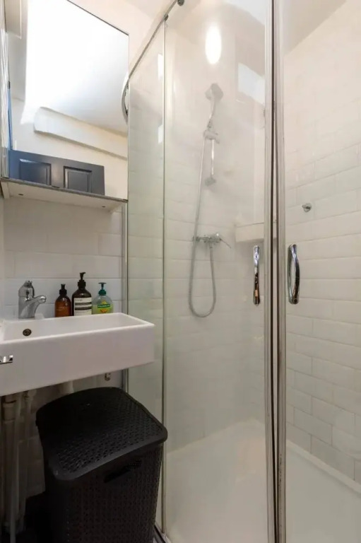 Stylish 2 Bedroom Flat With Large Private Garden