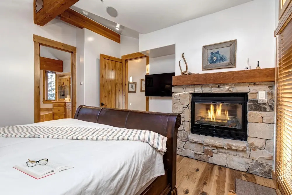 Guilt Free 3 Bedrooms PGE-2413 by KBM