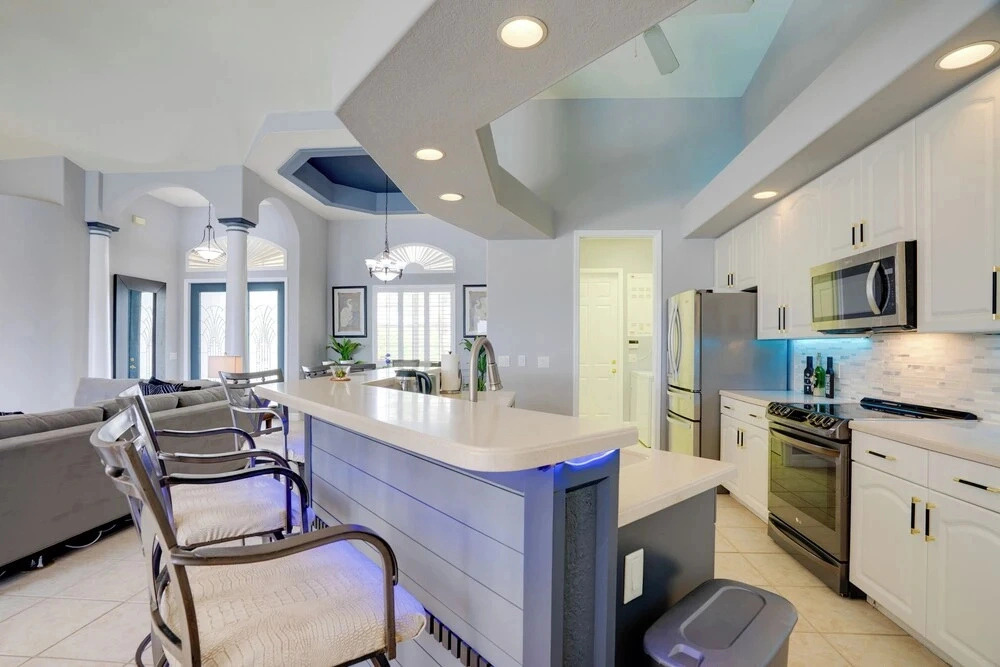 Cape Coral Lakefront Living! Home w/ Pool, Lanai