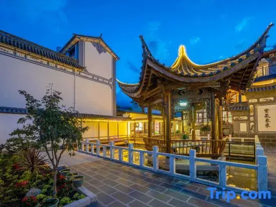 Floral Lux Hotel · Jing Hotel (Dali Bohai Ecological Corridor)