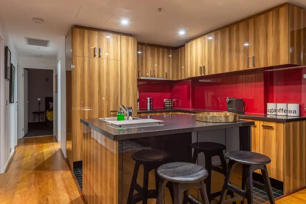 Luxury 3 Bed 2 Bath City Views