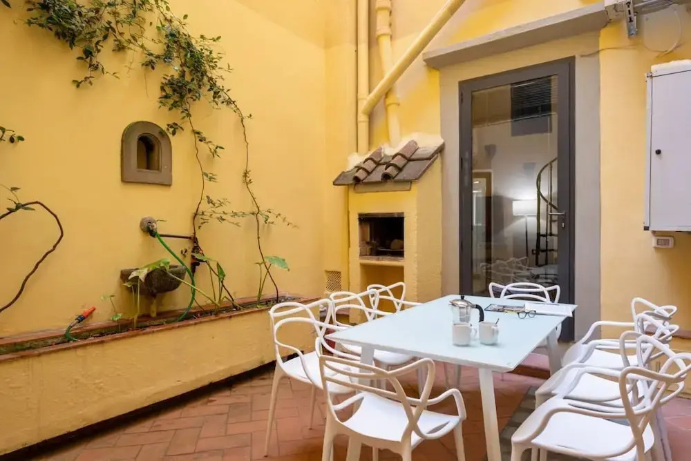 Palazzo Pitti Apartment with Terrace