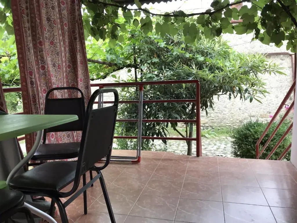 GREENSHUTTERS