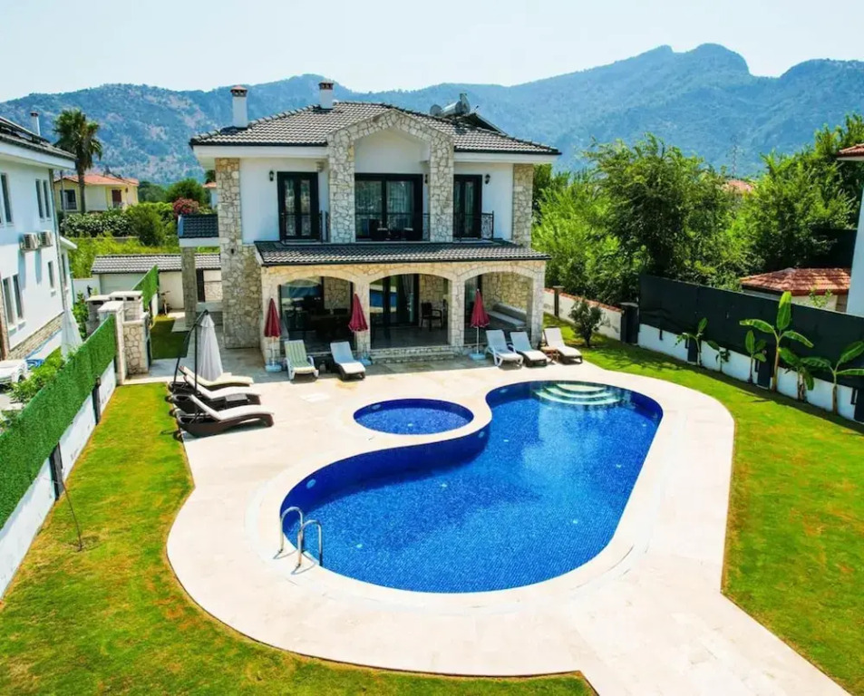 Remarkable Private 4-bed Villa in Dalyan With Pool