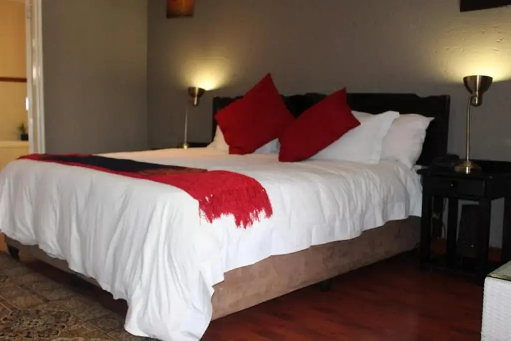 Flamboyant Guest Lodge