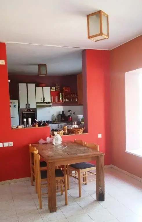 Chen's Holiday Home: Women Only