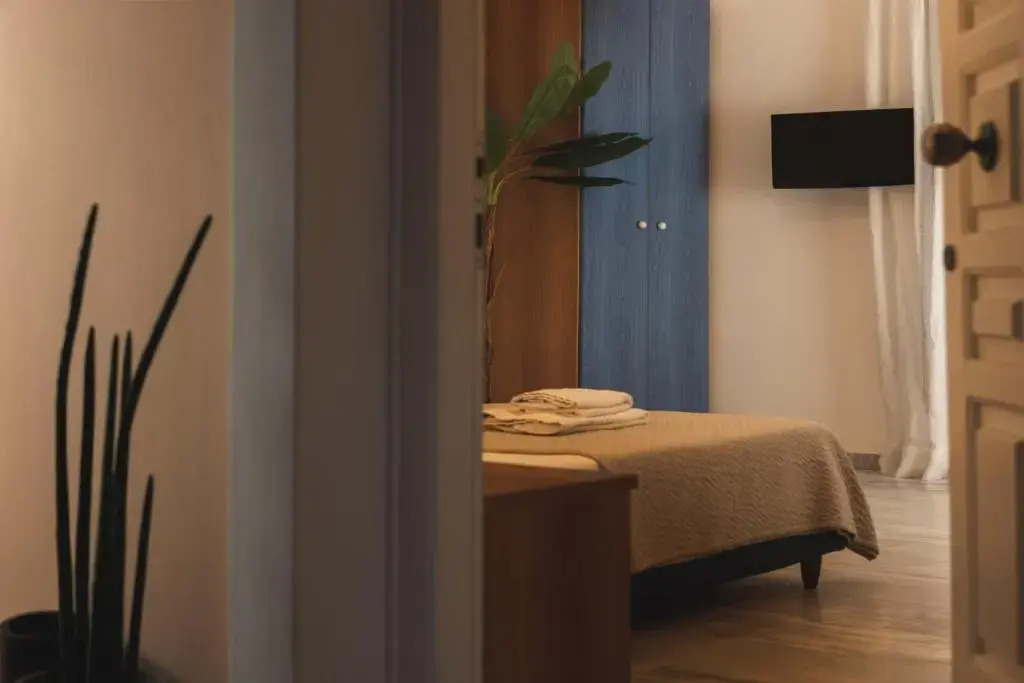 Private Studio Apartment, Unique Location - Sea View