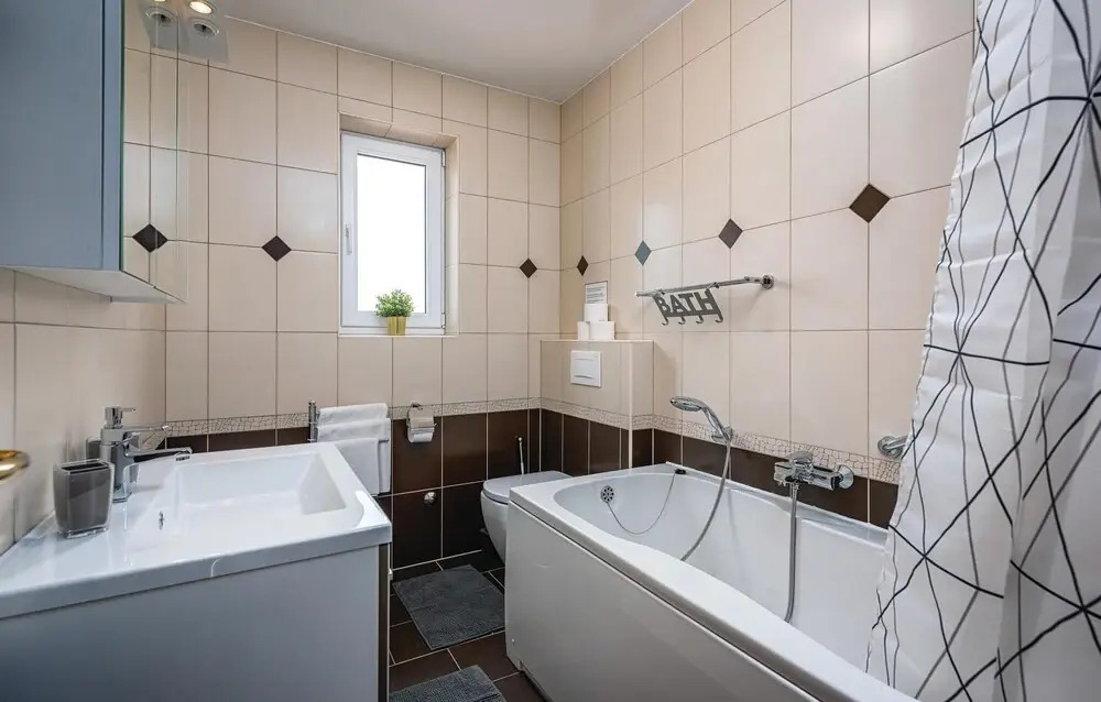 Nice Home in Lovrecica With Wifi and 3 Bedrooms