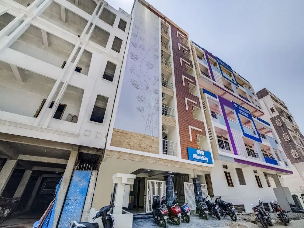 SilverKey Executive Stays 19907 Hafeezpet