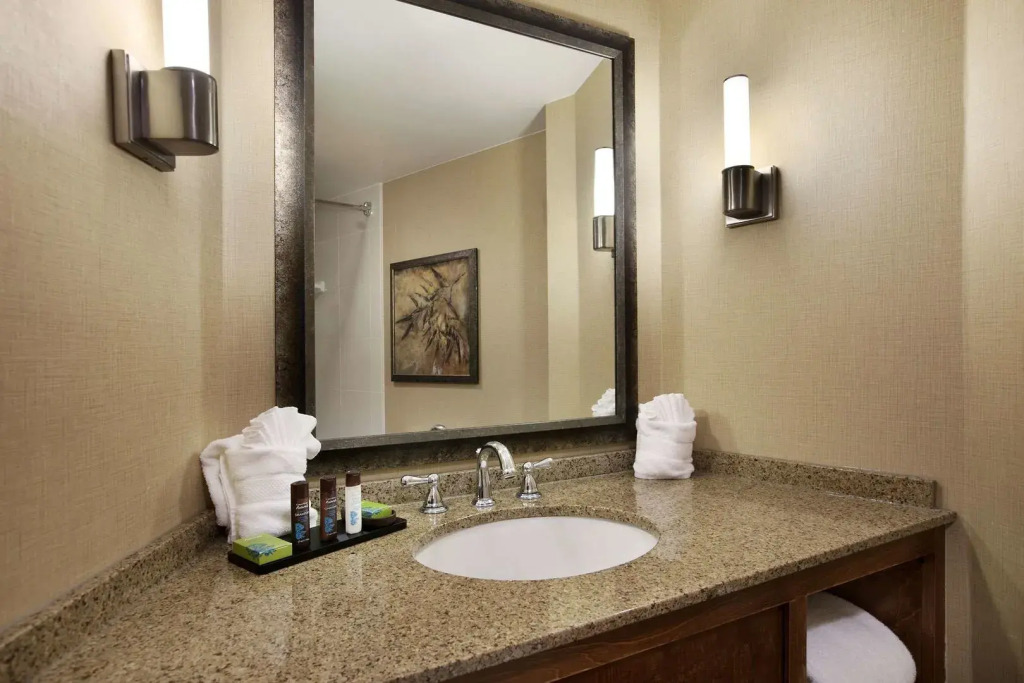 Embassy Suites by Hilton Minneapolis Bloomington Edina