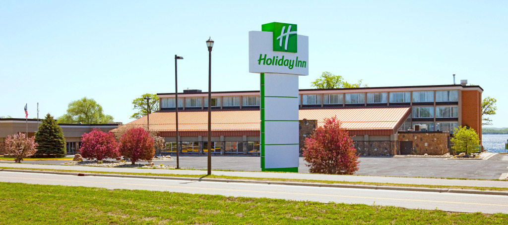 Holiday Inn Detroit Lakes - Lakefront by IHG
