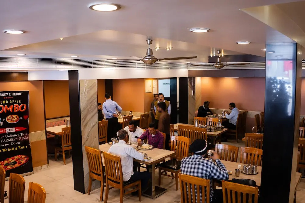 Jains Hotel Rajhans