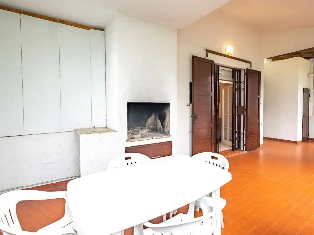 House in Residence With Garden With Gazebo and Barbecue