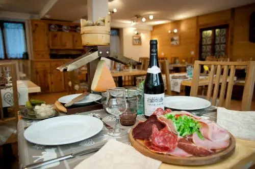 Chalet Hotel La Tarine