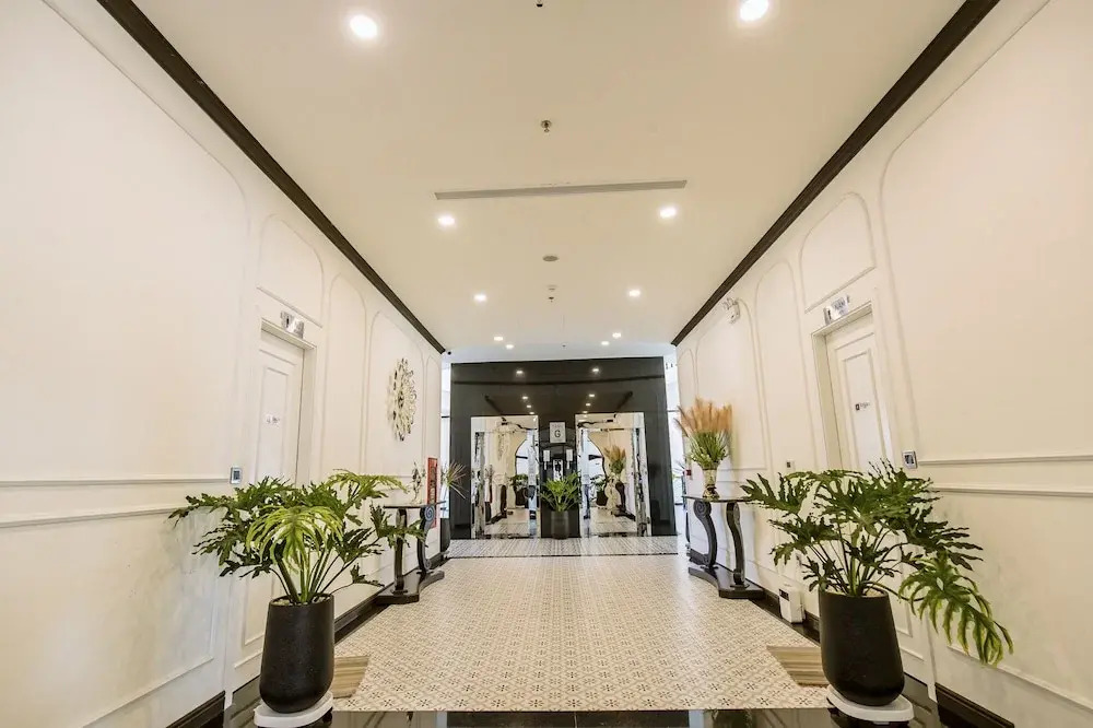 Robin Hotel