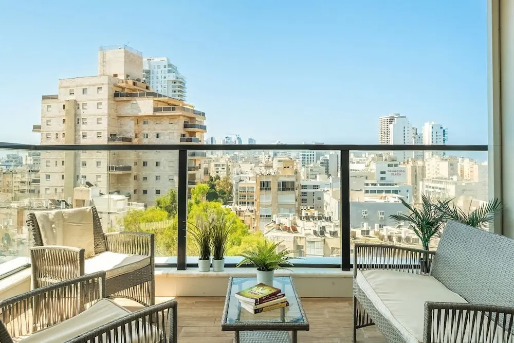 MAMAD - Sea Breeze Netanya Retreat by Sea N Rent