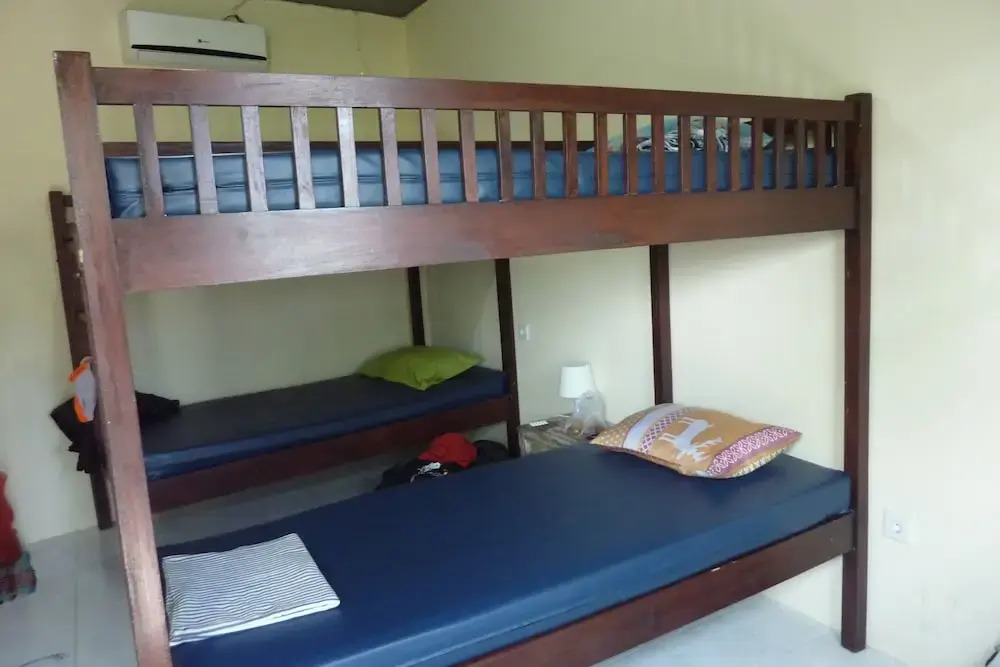 Surfers Dorm House