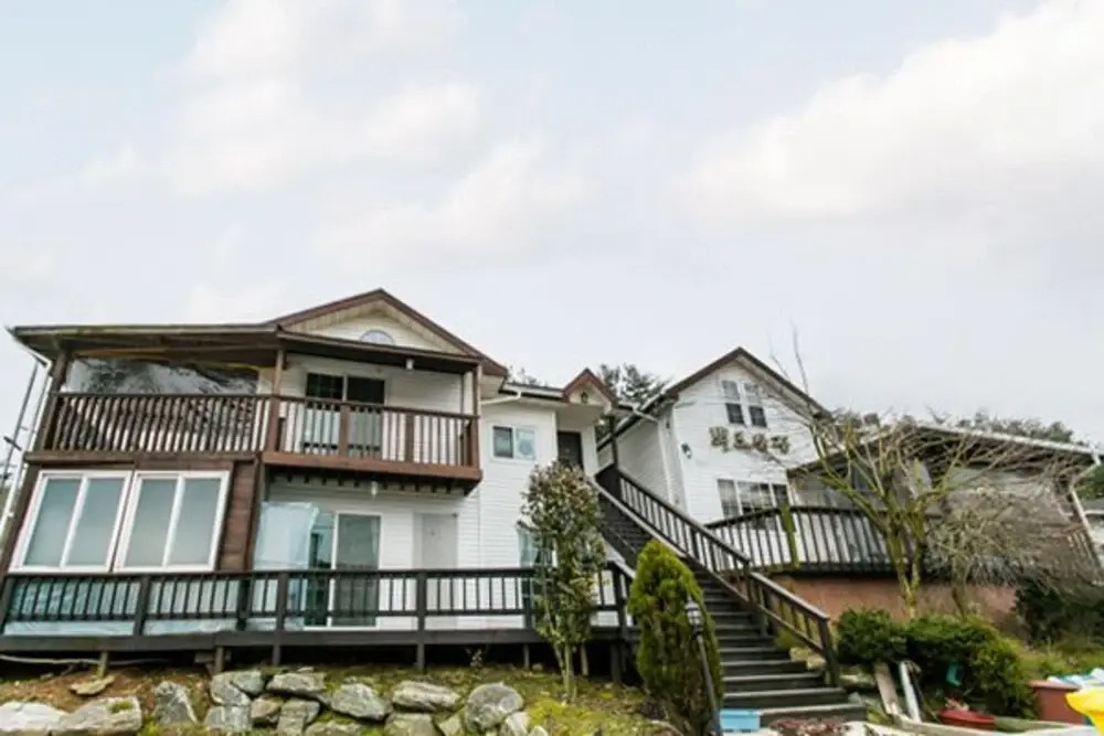 Taean Baekro-sanjang Pension