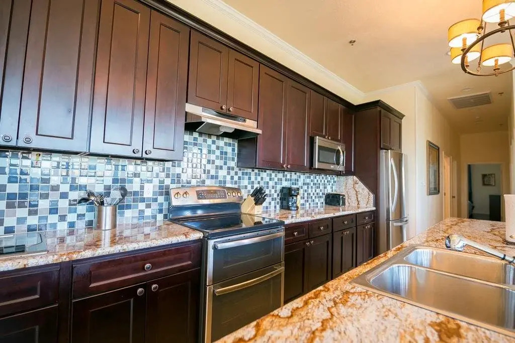 Carondelet Street Modern Suites
