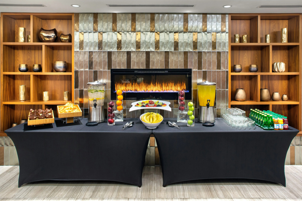 Doubletree by Hilton Toronto Airport, ON