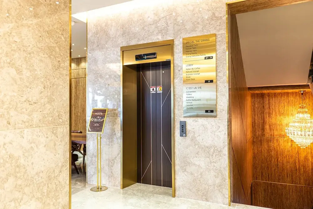 Benikea Crystal Hotel