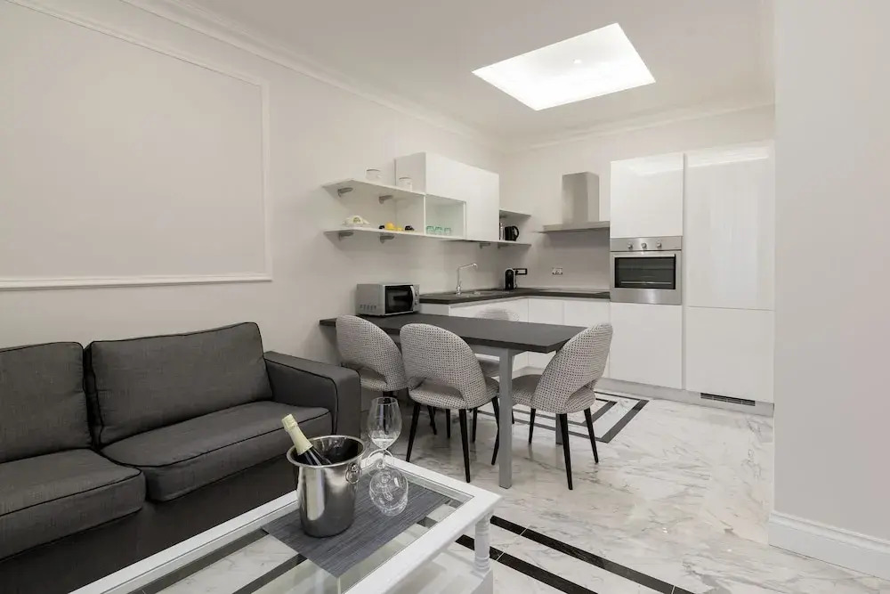 Aurora Luxury Suites