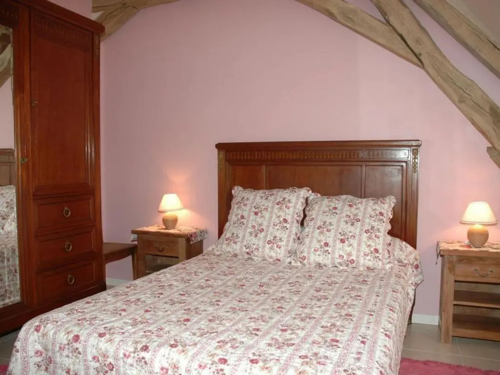 Gîte Tourangeau près de Loches avec Cheminée et Jardin - FR-1-381-40