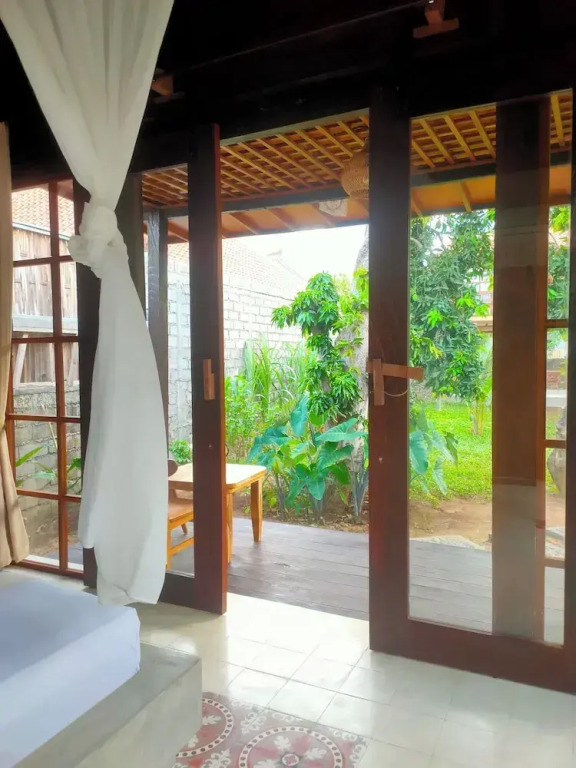 VANAYA wooden Lodges in Lush Garden