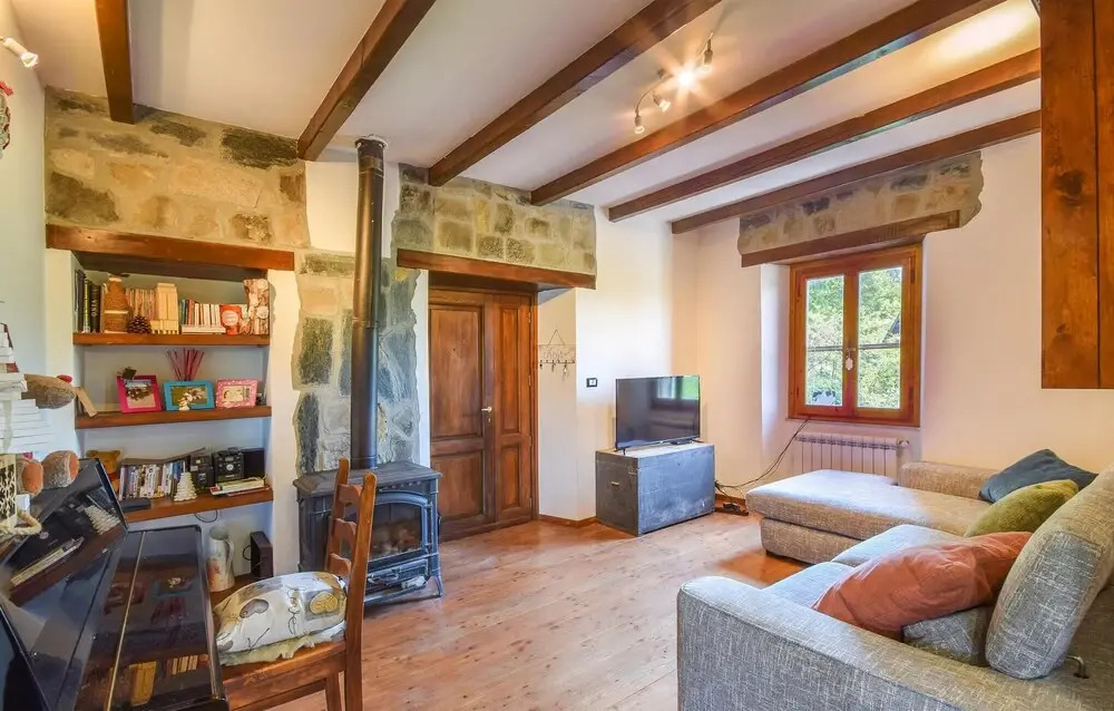 4 Bedroom Stunning Home In Tiglieto