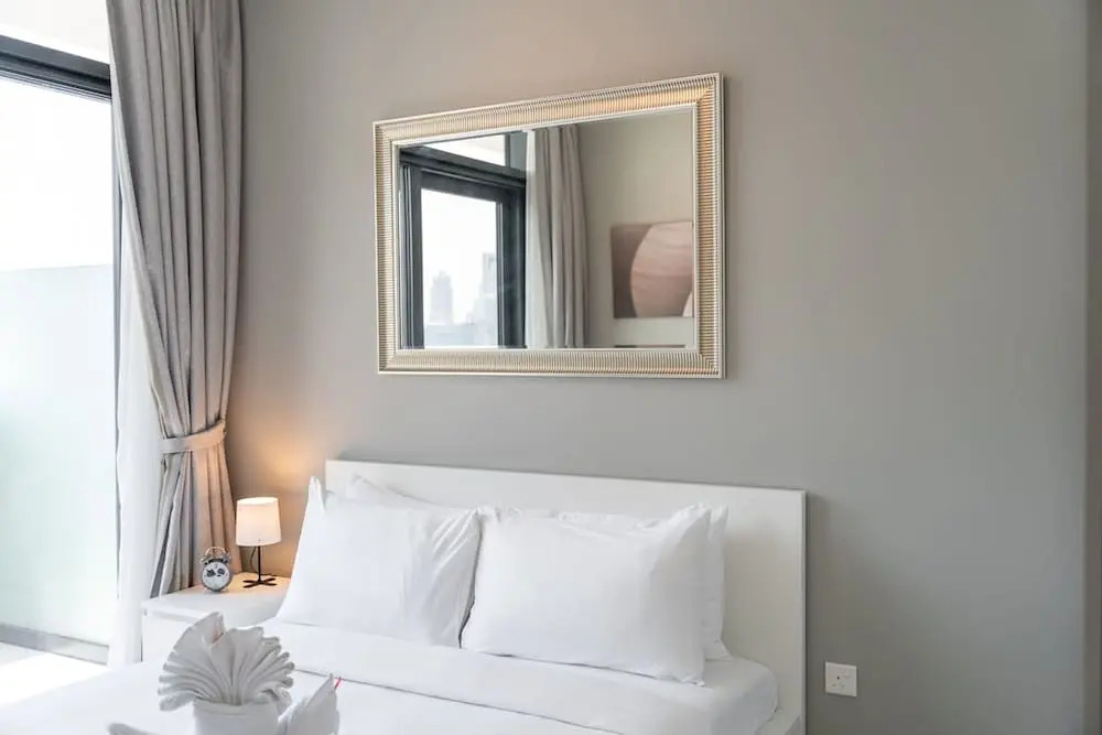 Stylish 1-bedroom Apartment With Stunning Canal Views at Business Bay