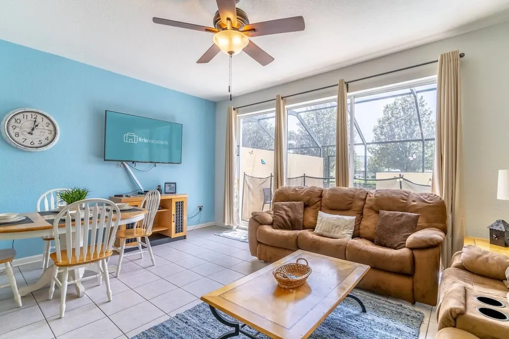 7669 Windsor Hills
