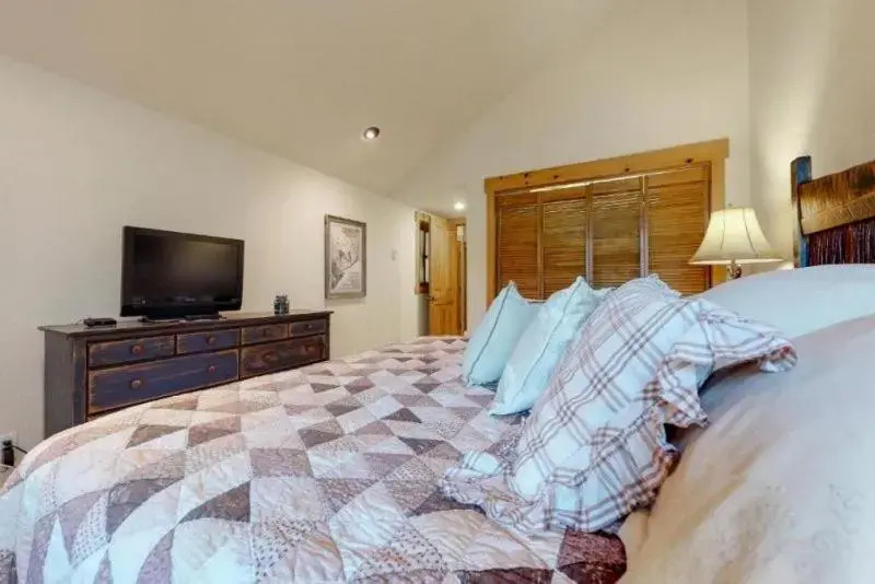 Keystone Ski Tip Town Homes 3 Bedroom Town House, Private Garage on Shuttle Route