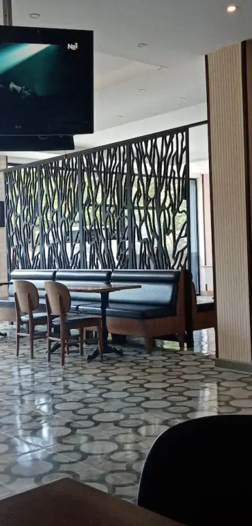 Maidos Hotel & Suites