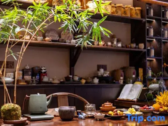 Yazhi Suye Hotel