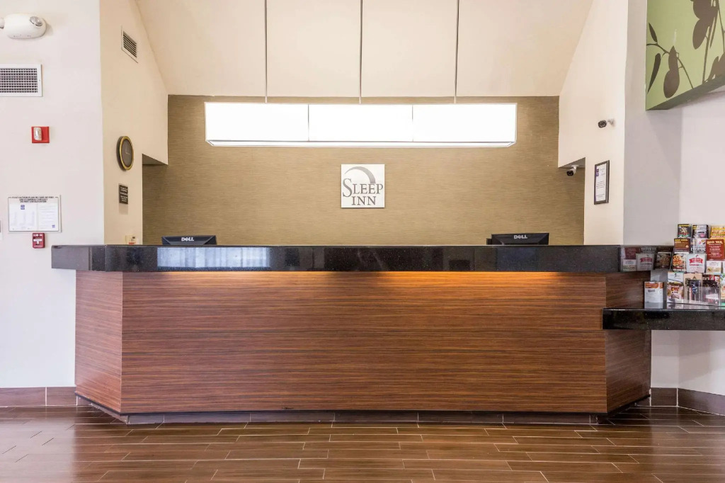 Sky Harbor Airport Inn
