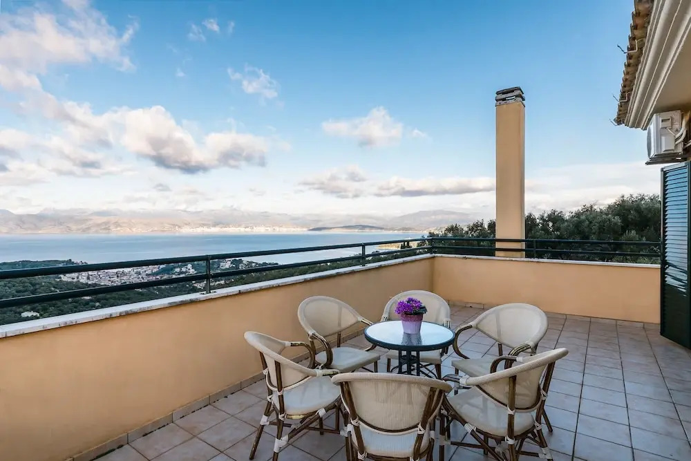 The Hillside Villas, Stunning Views & Private Pool